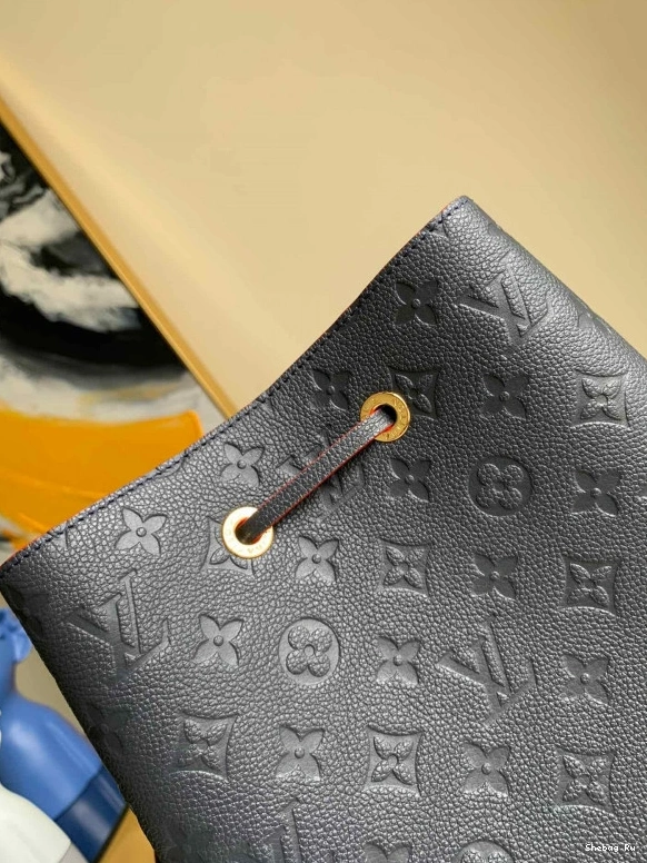 LOUIS VUITTON NEONOE MM 0802